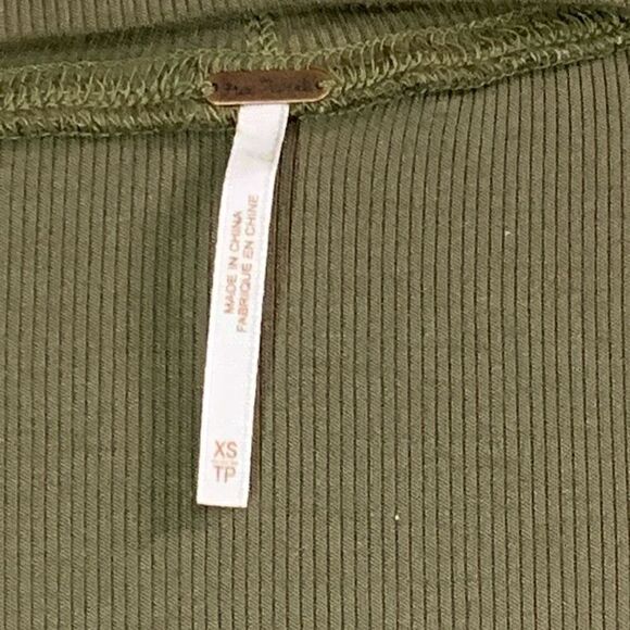 Free People Womens XS Uptown Turtleneck Top Olive Green Ribbed Stretchy Knit - Picture 3 of 7